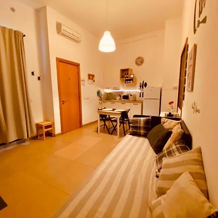 Hôtel Bed&Go -Valigia à Lecce Extérieur photo
