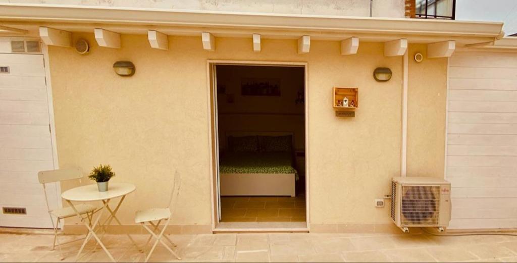 Hôtel Bed&Go -Valigia à Lecce Extérieur photo