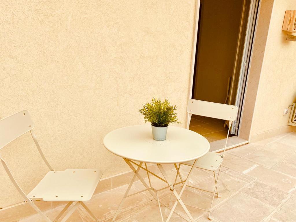 Hôtel Bed&Go -Valigia à Lecce Extérieur photo