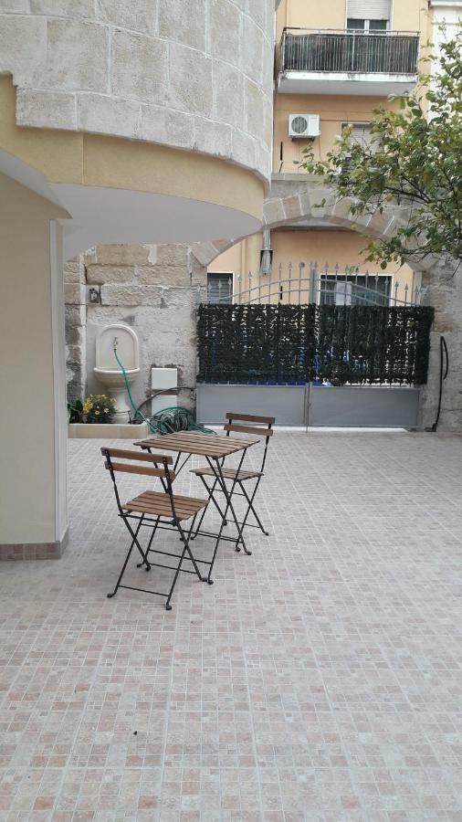 Hôtel Bed&Go -Valigia à Lecce Extérieur photo